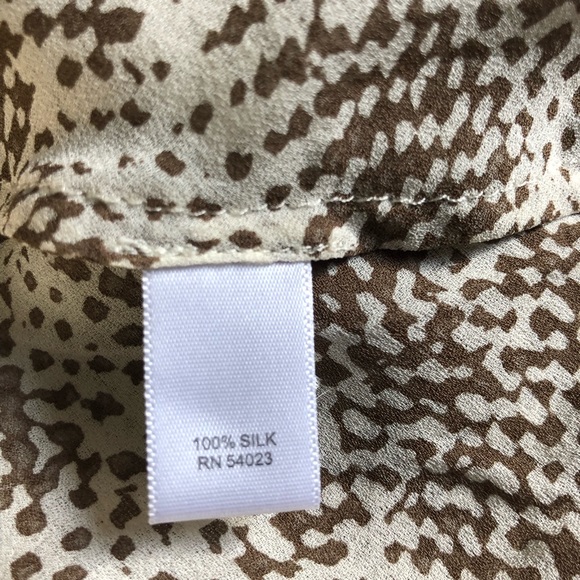 Banana Republic dotted print silk blouse s - Picture 5 of 5